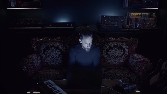 Мик Гордон показал, как пишет музыку к DEFECT, и сыграл новый трек