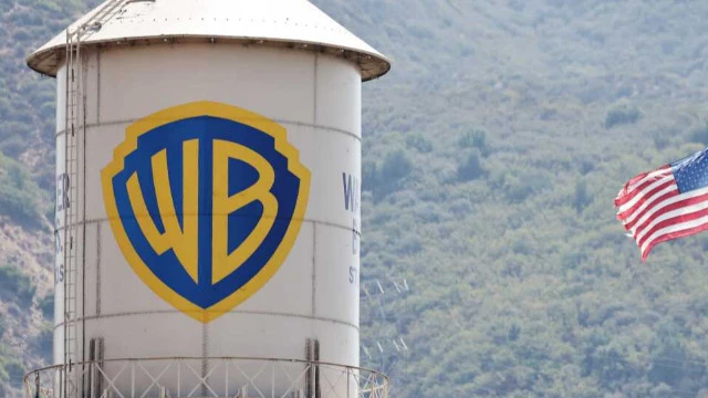 Warner Bros. послала Paramount: "Вы беднее нас, кого вы покупать собрались?"